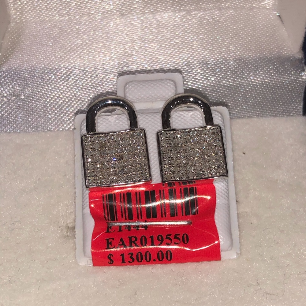 Custom made certified real diamond earrings SALE! - Picture 4 of 5